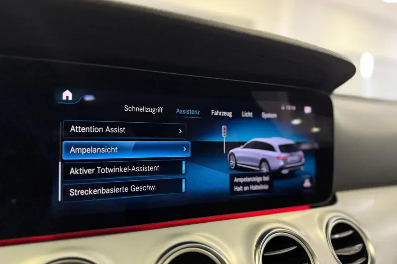 Mercedes-Benz E 220 din 2022 cu 56.331 km - oferta MER112301 - foto 36