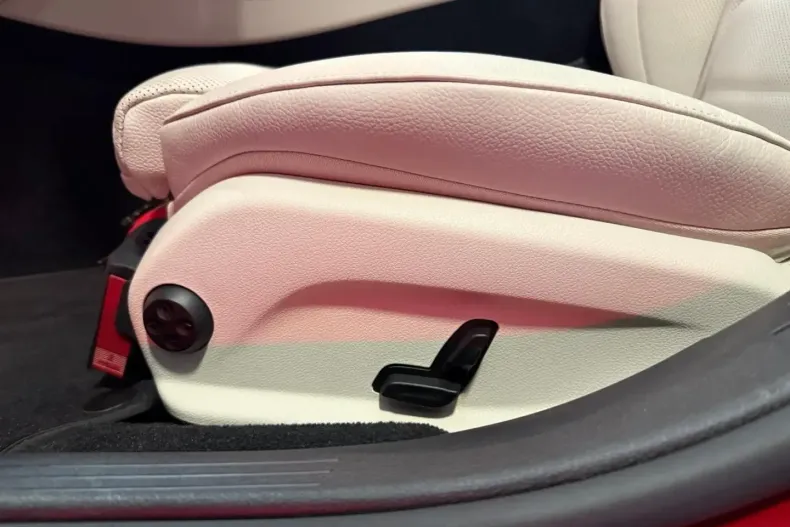 Mercedes-Benz E 220 din 2022 cu 56.331 km - oferta MER112301 - foto 38