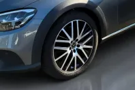 Mercedes-Benz E 220 din 2022 cu 38.608 km - oferta MER112302 - foto 4