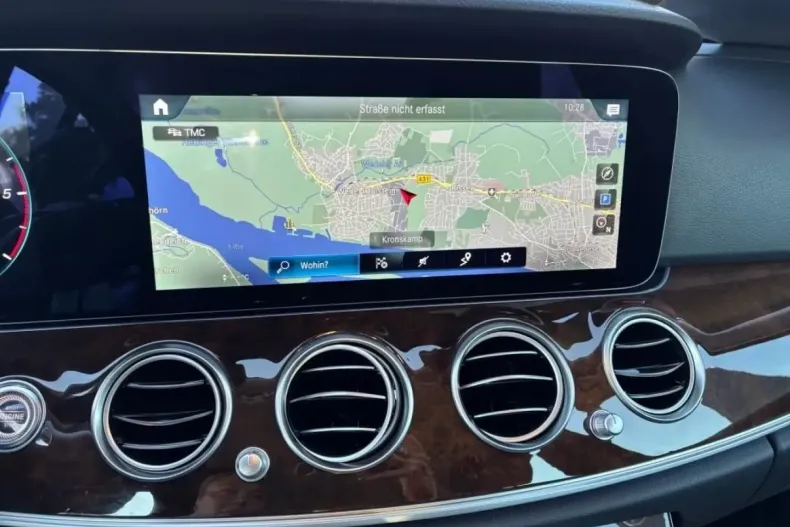 Mercedes-Benz E 220 din 2022 cu 38.608 km - oferta MER112302 - foto 6