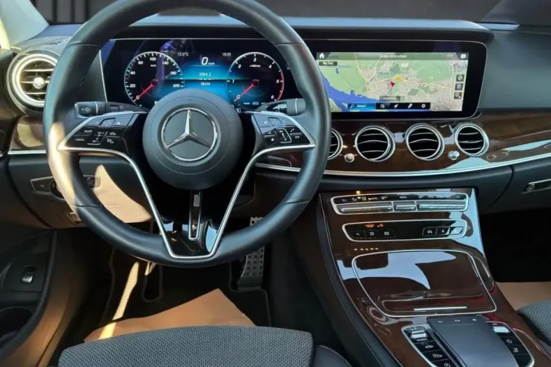 Mercedes-Benz E 220 din 2022 cu 38.608 km - oferta MER112302 - foto 9