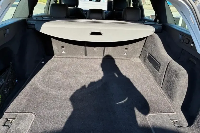 Mercedes-Benz E 220 din 2022 cu 38.608 km - oferta MER112302 - foto 12