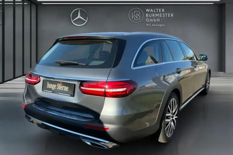 Mercedes-Benz E 220 din 2022 cu 38.608 km - oferta MER112302 - foto 14