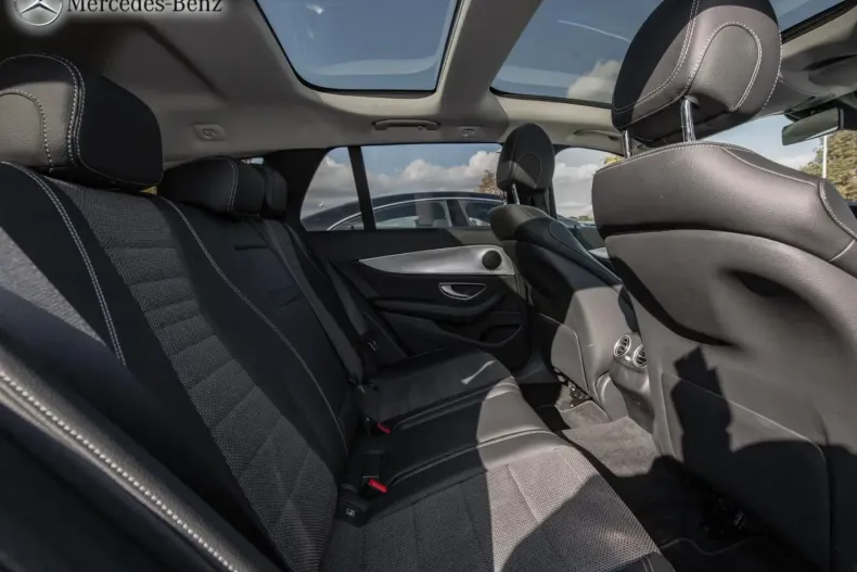 Mercedes-Benz E 220 din 2022 cu 90.220 km - oferta MER112304 - foto 8