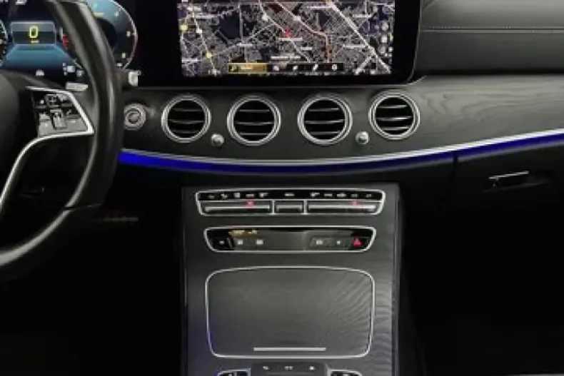 Mercedes-Benz E 220 din 2021 cu 92.374 km - oferta MER112307 - foto 18