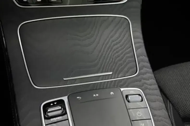 Mercedes-Benz E 220 din 2021 cu 92.374 km - oferta MER112307 - foto 23