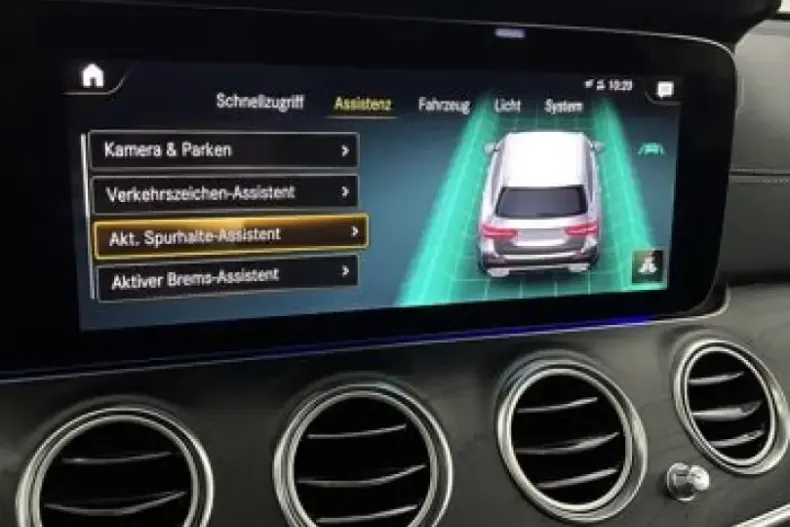 Mercedes-Benz E 220 din 2021 cu 92.374 km - oferta MER112307 - foto 26