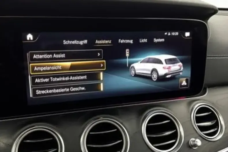 Mercedes-Benz E 220 din 2021 cu 92.374 km - oferta MER112307 - foto 27