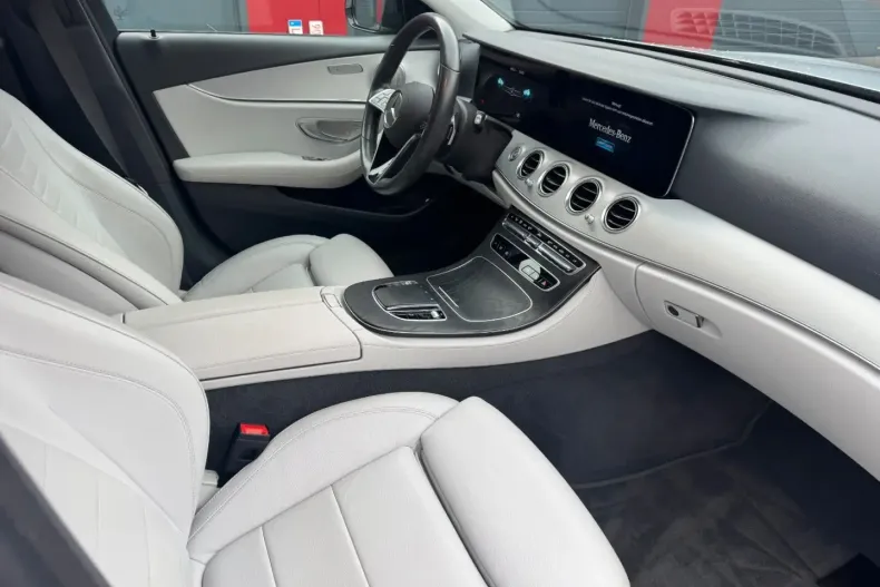 Mercedes-Benz E 220 din 2021 cu 100.000 km - oferta MER112309 - foto 2