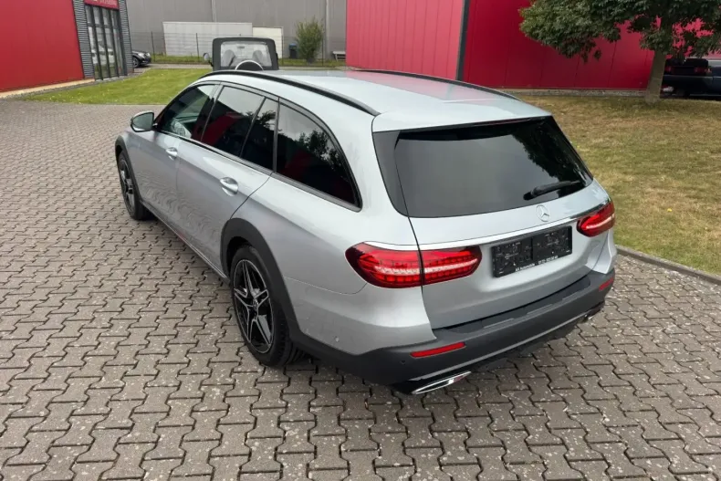 Mercedes-Benz E 220 din 2021 cu 100.000 km - oferta MER112309 - foto 8