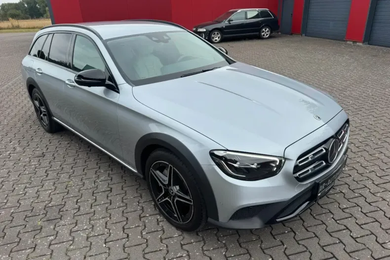 Mercedes-Benz E 220 din 2021 cu 100.000 km - oferta MER112309 - foto 12