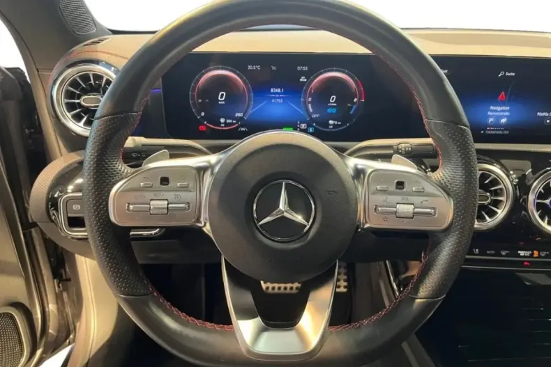 Mercedes-Benz CLA 250 din 2022 cu 41.758 km - oferta MER112310 - foto 9