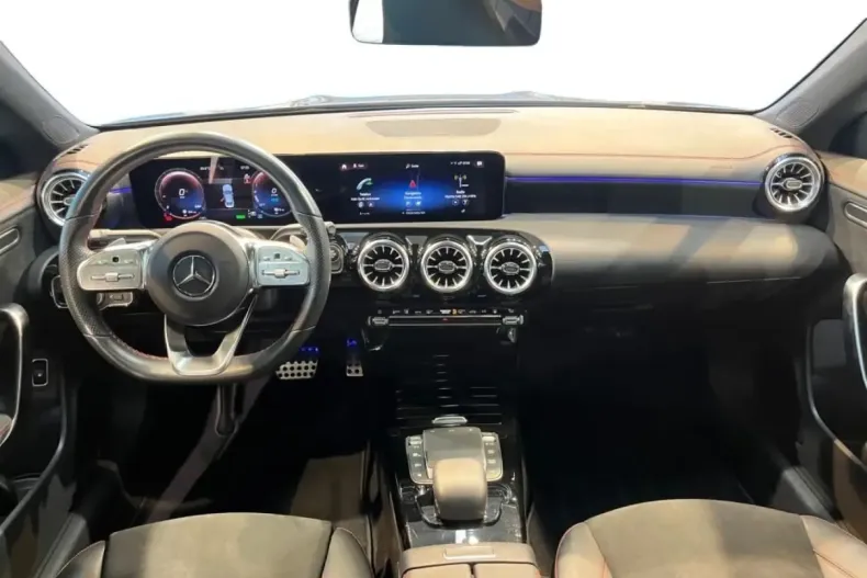 Mercedes-Benz CLA 250 din 2022 cu 41.758 km - oferta MER112310 - foto 13