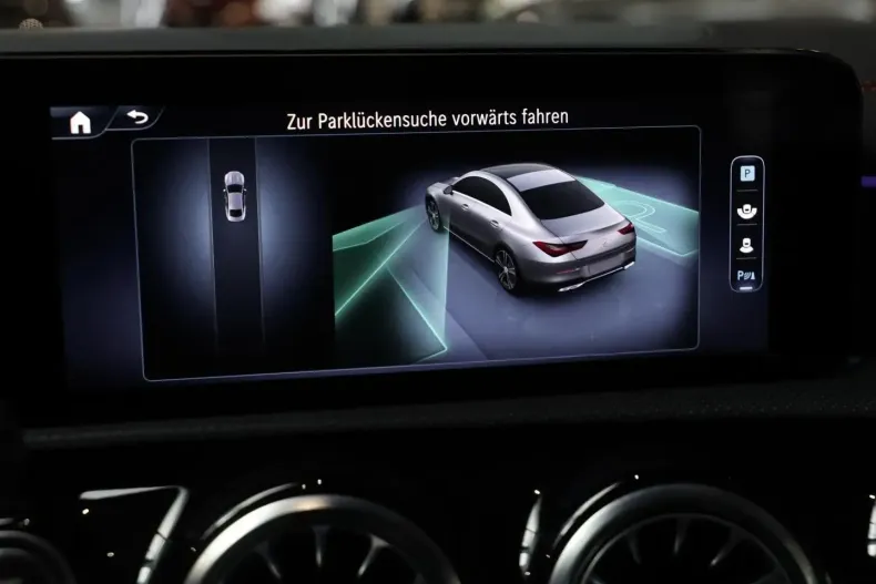 Mercedes-Benz CLA 180 din 2024 cu 14.802 km - oferta MER112312 - foto 12