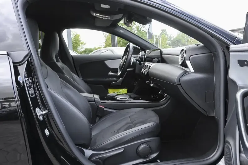 Mercedes-Benz CLA 250 din 2021 cu 70.191 km - oferta MER112319 - foto 4