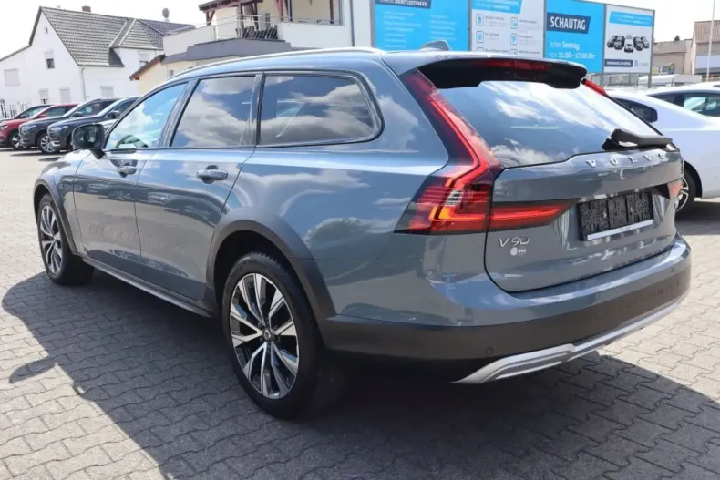 Volvo V90 Cross Country din 2022 cu 96.199 km - oferta VOL112324 - foto 9