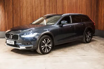 Volvo V90 Cross Country din 2022 - oferta VOL112326