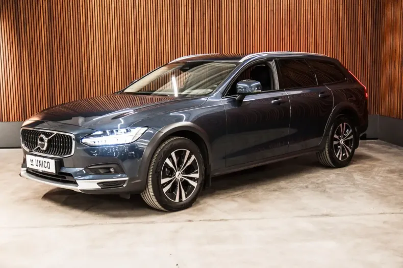 Volvo V90 Cross Country din 2022 cu 44.700 km - oferta VOL112326 - foto 1
