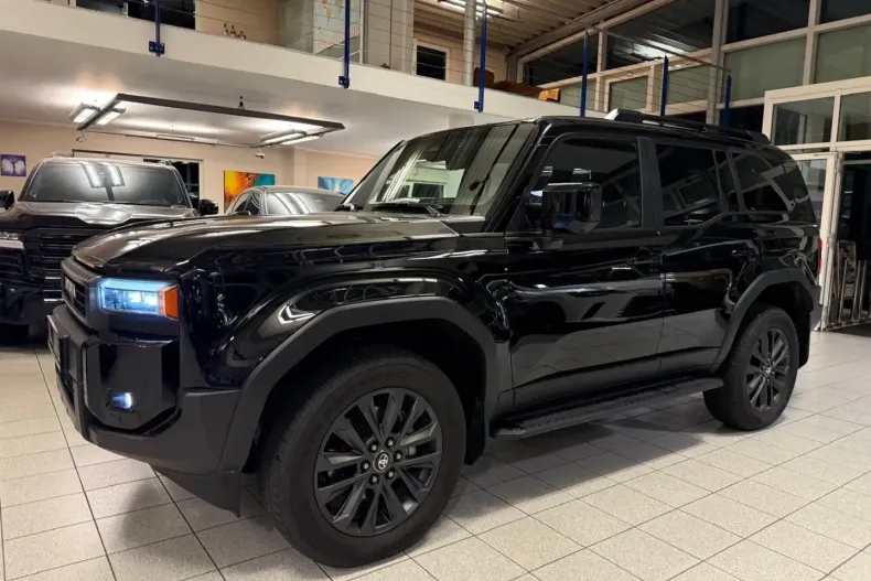 Toyota Land Cruiser din 2024 cu 25.014 km - oferta TOY112349 - foto 1