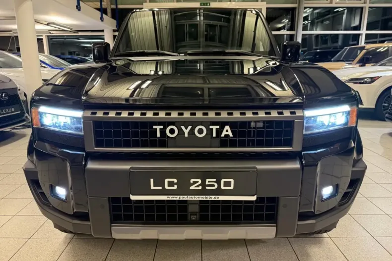 Toyota Land Cruiser din 2024 cu 25.014 km - oferta TOY112349 - foto 2