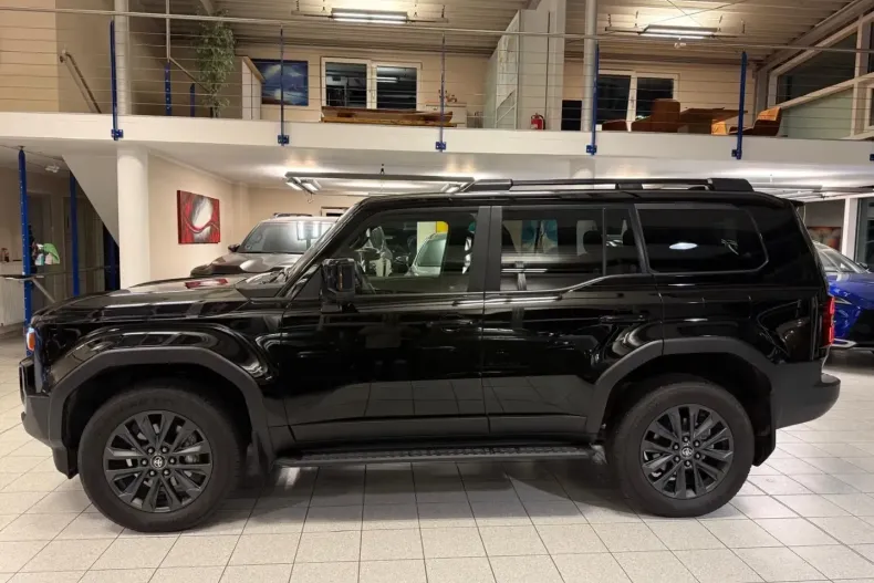 Toyota Land Cruiser din 2024 cu 25.014 km - oferta TOY112349 - foto 4