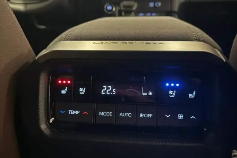 Toyota Land Cruiser din 2024 cu 25.014 km - oferta TOY112349 - foto 12