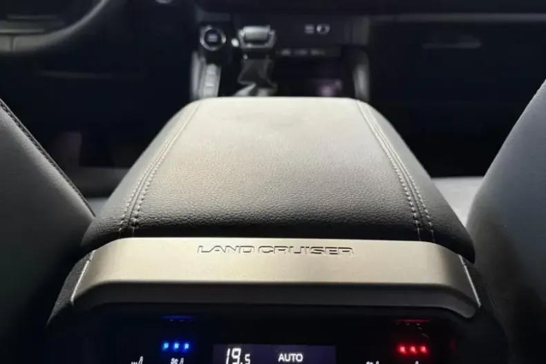 Toyota Land Cruiser din 2024 cu 26.333 km - oferta TOY112352 - foto 15