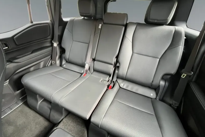 Toyota Land Cruiser din 2024 cu 13.684 km - oferta TOY112361 - foto 13