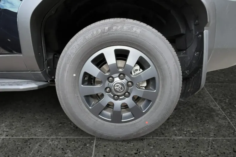 Toyota Land Cruiser din 2024 cu 13.684 km - oferta TOY112361 - foto 14