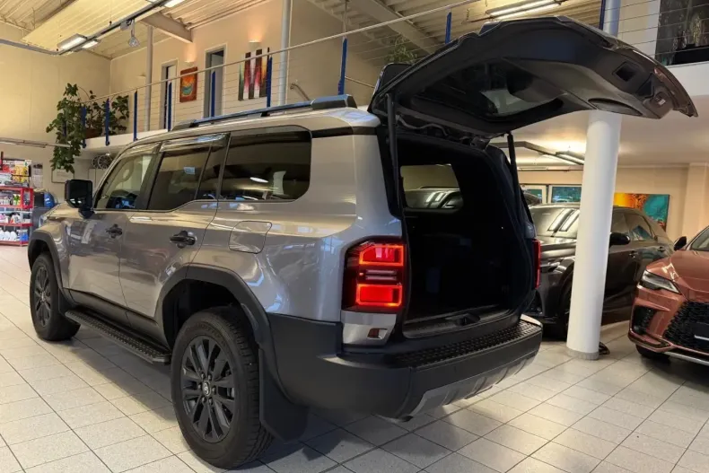 Toyota Land Cruiser din 2024 cu 4.280 km - oferta TOY112362 - foto 7