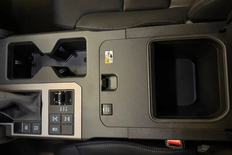 Toyota Land Cruiser din 2024 cu 4.280 km - oferta TOY112362 - foto 11