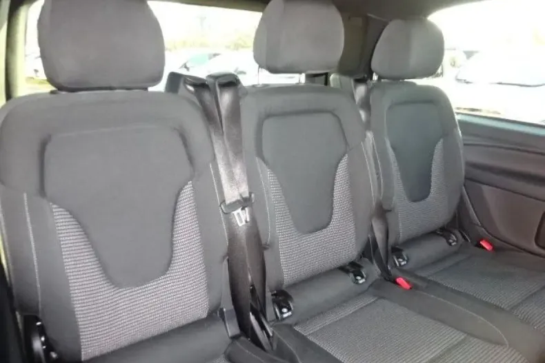 Mercedes-Benz V 220 din 2023 cu 79.986 km - oferta MER112367 - foto 9