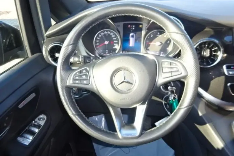 Mercedes-Benz V 220 din 2023 cu 79.986 km - oferta MER112367 - foto 14