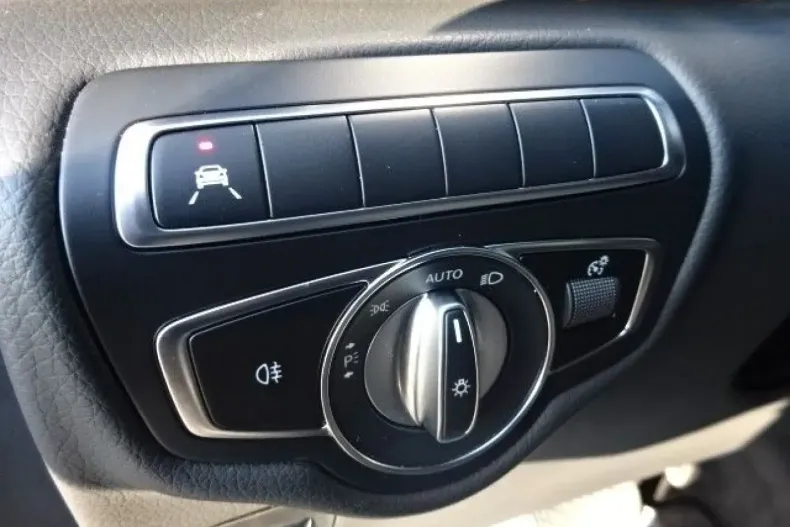 Mercedes-Benz V 220 din 2023 cu 79.986 km - oferta MER112367 - foto 18