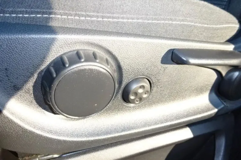 Mercedes-Benz V 220 din 2023 cu 79.986 km - oferta MER112367 - foto 19