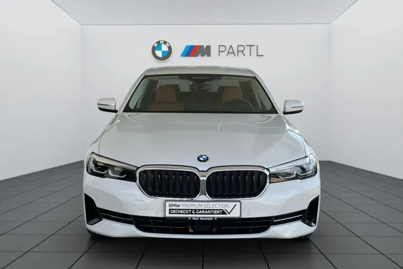 BMW 520 din 2023 cu 14.900 km - oferta BMW112386 - foto 1