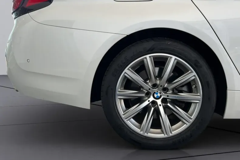 BMW 520 din 2023 cu 14.900 km - oferta BMW112386 - foto 4