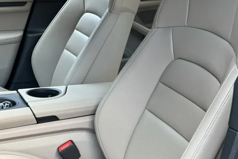 Porsche Taycan din 2023 cu 20.100 km - oferta POR112421 - foto 3