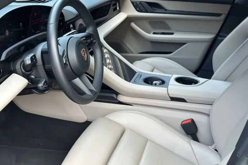 Porsche Taycan din 2023 cu 20.100 km - oferta POR112421 - foto 6