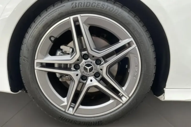 Mercedes-Benz CLA 180 din 2024 cu 28.108 km - oferta MER112430 - foto 8