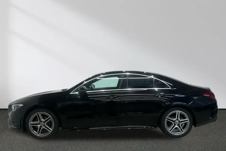 Mercedes-Benz CLA 180 din 2022 cu 23.500 km - oferta MER112436 - foto 2