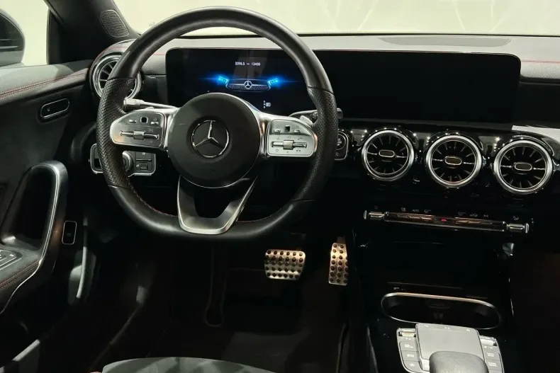 Mercedes-Benz CLA 180 din 2022 cu 23.500 km - oferta MER112436 - foto 7