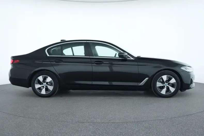 BMW 520 din 2022 cu 75.882 km - oferta BMW112441 - foto 4