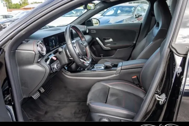 Mercedes-Benz CLA 250 din 2021 cu 43.050 km - oferta MER112450 - foto 12