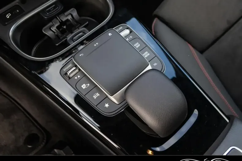 Mercedes-Benz CLA 250 din 2021 cu 43.050 km - oferta MER112450 - foto 13