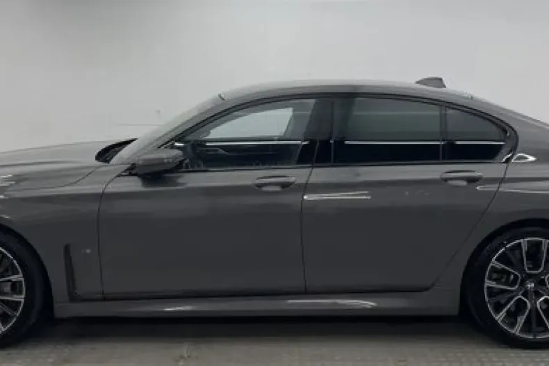 BMW 750 din 2021 cu 79.987 km - oferta BMW112456 - foto 2