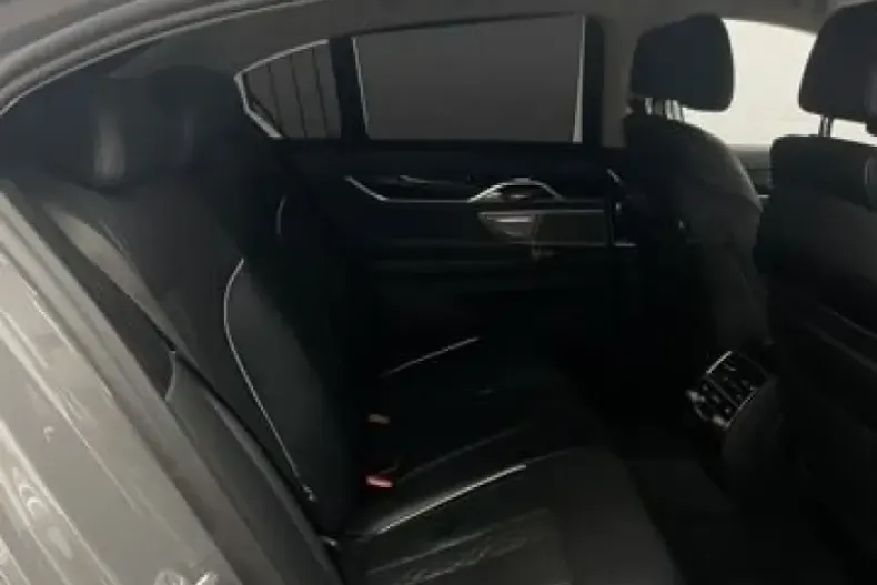 BMW 750 din 2021 cu 79.987 km - oferta BMW112456 - foto 9