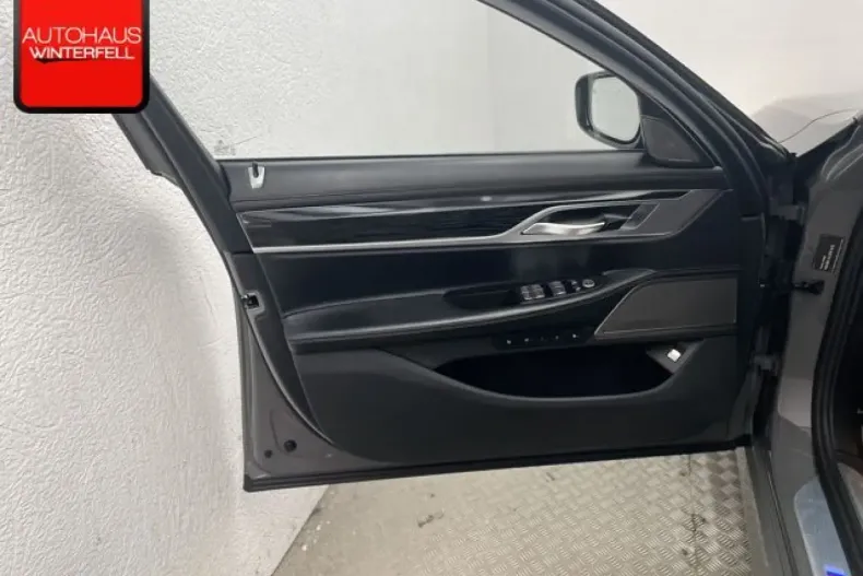 BMW 750 din 2021 cu 79.987 km - oferta BMW112456 - foto 50