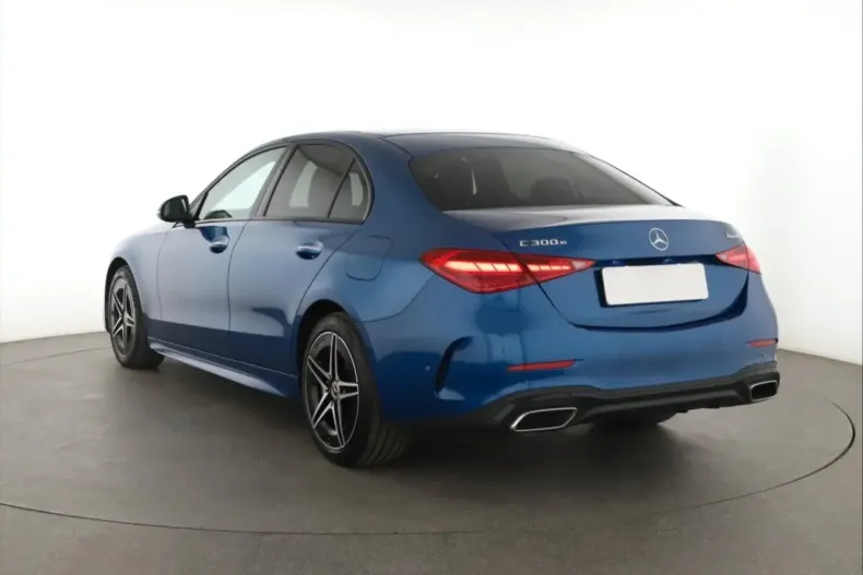 Mercedes-Benz C 300 din 2023 cu 30.820 km - oferta MER112461 - foto 4