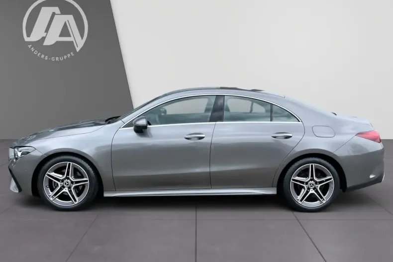Mercedes-Benz CLA 180 din 2024 cu 22.670 km - oferta MER112469 - foto 3